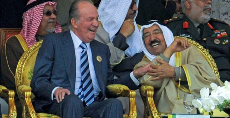 El rey Juan Carlos intenta venderle a su entorno que «Los 65 millones no son comisiones del AVE»