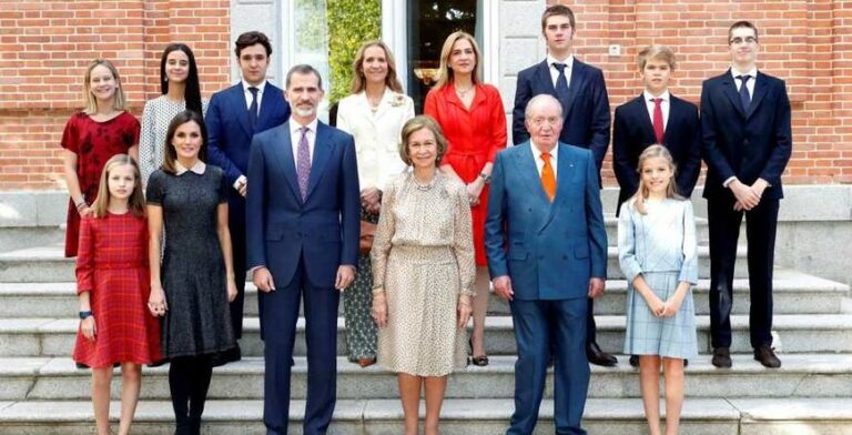 Antonio Baños pone apodos ‘reales’ a los miembros de la monarquía española