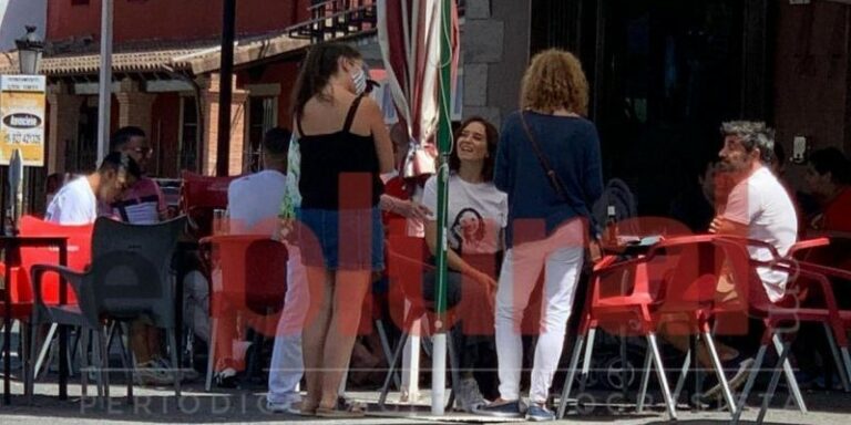 Isabel Díaz Ayuso, de vacaciones y sin mascarilla