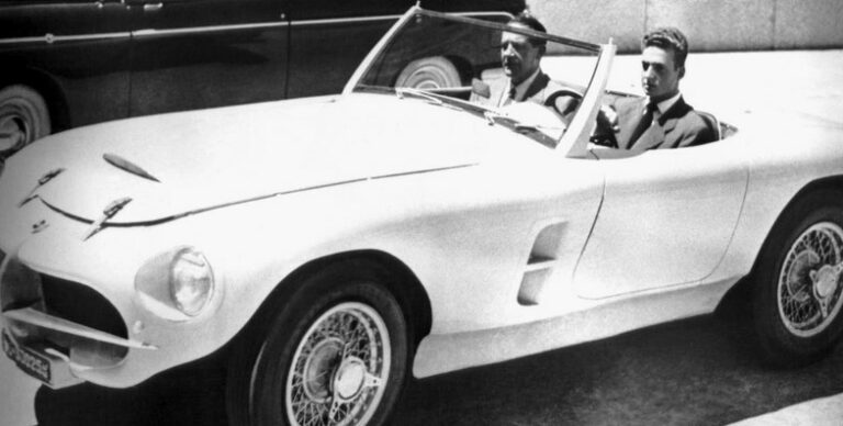 Así consiguió su dinero Juan Carlos I, y así lo gasta: Colecciones de armas, yates y coches de lujo (3 P.)