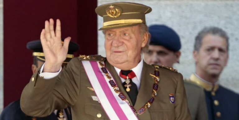 El Rey Juan Carlos I de Borbón huye de España ¿Se le retirará el pasaporte? ¿Se le perseguirá como a Puigdemont?