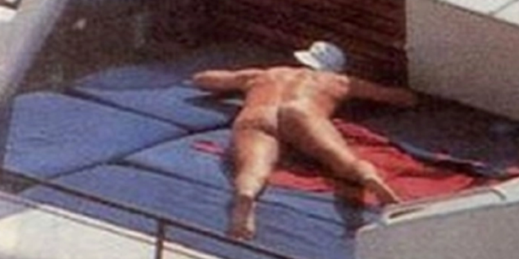 Cuando el rey Juan Carlos prohibió su foto del desnudo y la prensa hizo un pacto para no sacarla