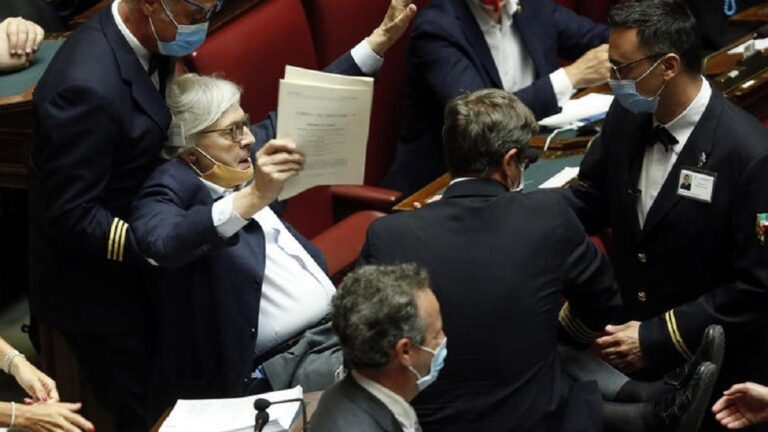 Italia aprueba la modificación de su Constitución y reduce en un 30% la presencia institucional