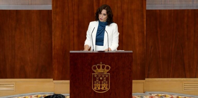 La oposición amenaza a Ayuso: «Este es el último Debate del Estado de la Región en el que va a estar como presidenta»