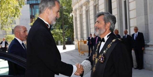 España: El propio Ejecutivo acusa al rey Felipe de «maniobrar contra el Gobierno» y «la democracia»