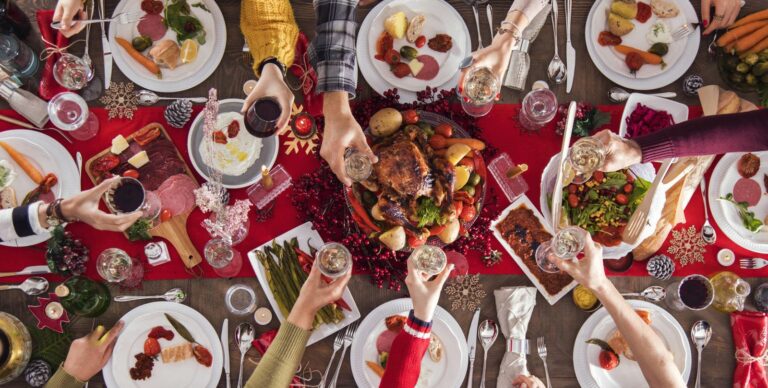 El Gobierno planea cenas de 6 para Nochebuena y Nochevieja y toque de queda a la 1:00 ni Cabalgata