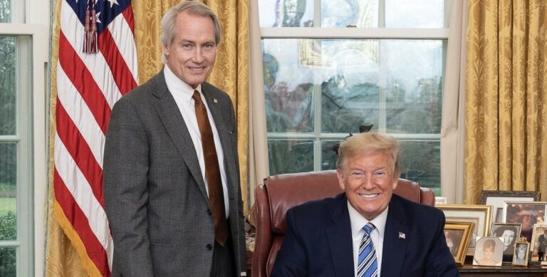 El abogado de Trump Lin Wood: «Biden va a ir a la cárcel»