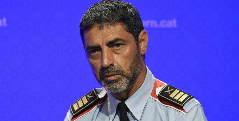 El conseller de Interior Sàmper restituye a Trapero al frente de los Mossos