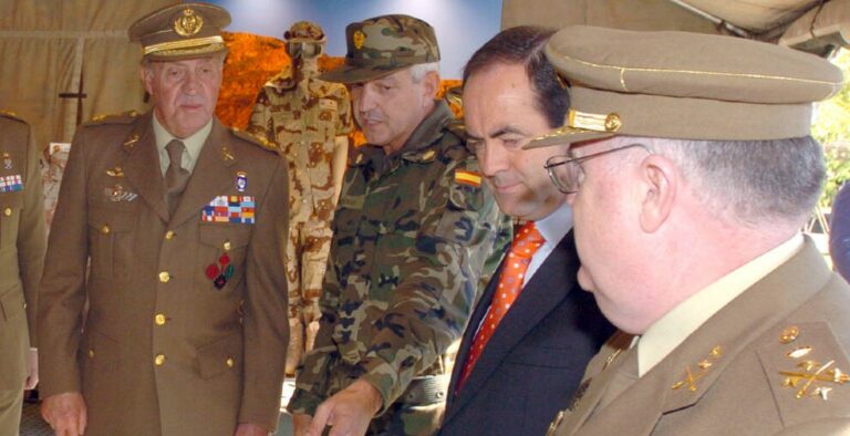 [Vídeo] El rey Juan Carlos I llamaba al ministro de Defensa para imponerle los nombramientos