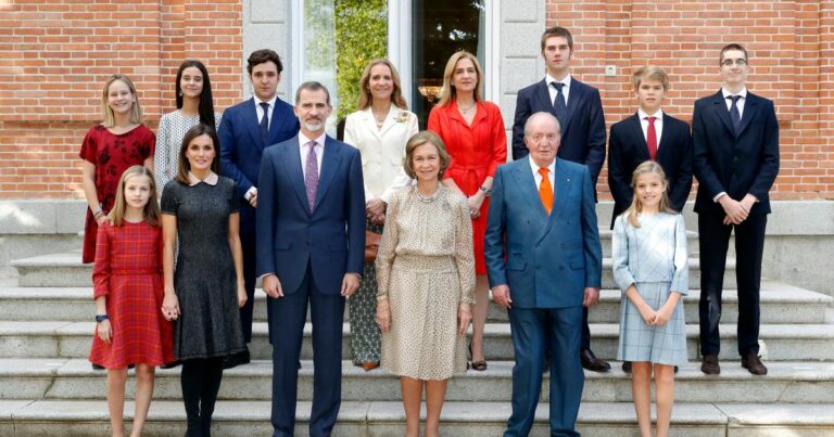 Anticorrupción investiga a la reina Sofía, Juan Carlos y a varios de sus nietos
