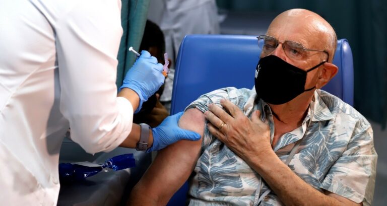 ¿Quién se vacunará en esta primera etapa? Los cuatro grupos al detalle