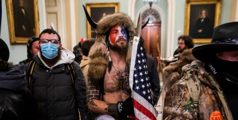 Los ultras que participaron en el asalto al Capitolio tienen su «Ejército de soldados digitales» español