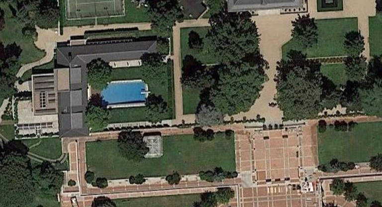 Borbones: Patrimonio Nacional gastó medio millón de euros en tres piscinas de la Casa Real