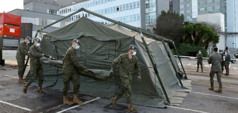 Seis comunidades recurren al Ejército de nuevo ante el colapso del sistema sanitario en España