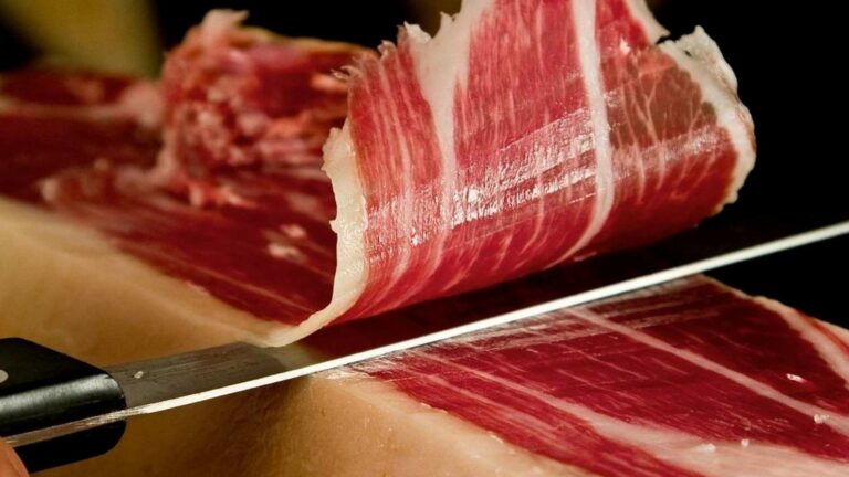 Portugal declara «la guerra» a España por el jamón serrano