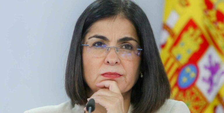 Sanidad vuelve ocultar otras 23.600 dosis en sus informes de vacunación ahora de Moderna