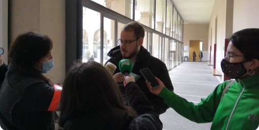 Hasél se atrinchera en la Uni de Lleida: «Tendrán que reventarla para detenerme y encarcelarme»
