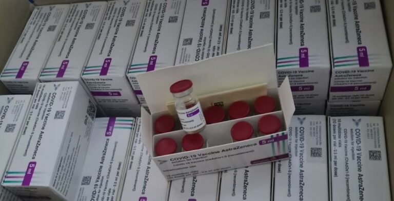 Encuentran escondidas en Italia casi 30 millones de vacunas de AstraZeneca