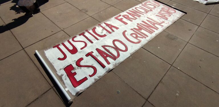 Toque al Procés: Cien personas insisten desde la cárcel de Brians 1 por los detenidos de Hasél
