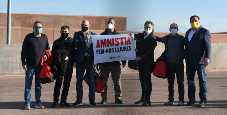 Revocar el tercer grado a los presos políticos es otro escándalo más del Estado español
