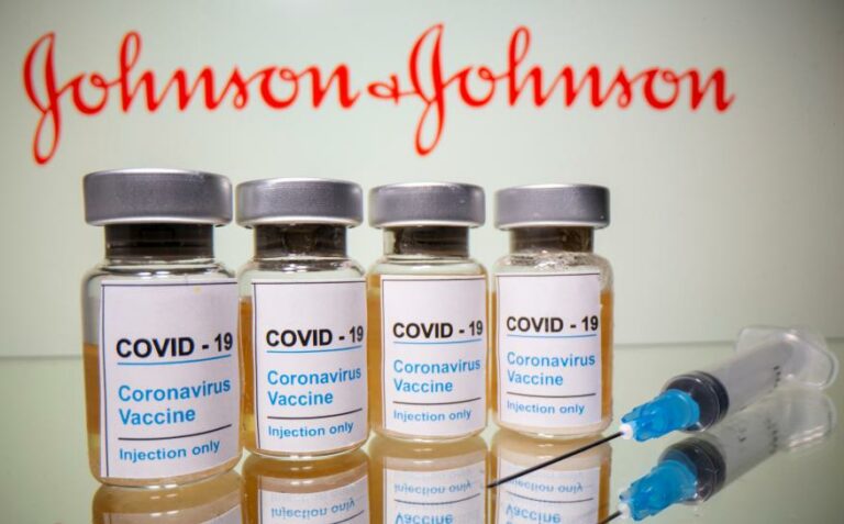 Janssen retrasa la llegada de vacunas a Europa tras la suspensión en EEUU