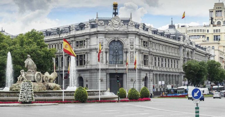 El Banco de España propone usar los fondos europeos para lanzar la «mochila austriaca»
