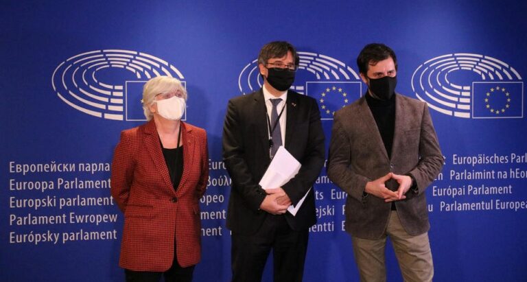 Puigdemont, Comín y Ponsatí apelan a la justicia europea la suspensión de su inmunidad