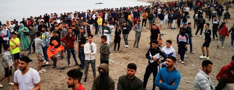 [Vídeo] Marruecos ‘invade’ Ceuta y deja a miles de inmigrantes en las calles