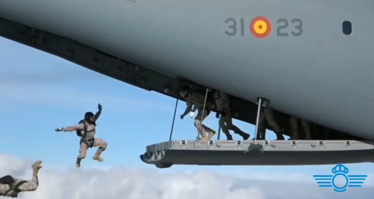Nueva victima en el Ejército de Tierra al fallecer en un salto con paracaídas en el mar de Cartagena