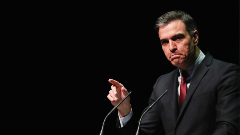 Indignación: Pedro Sánchez aprovechará los fondos europeos para inflar a la administración del Estado