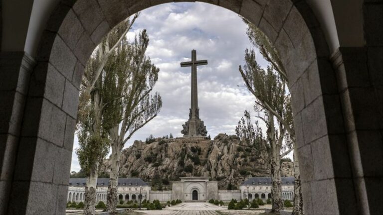 La ley extinguirá las fundaciones que ensalcen a franquistas y humillen a las víctimas