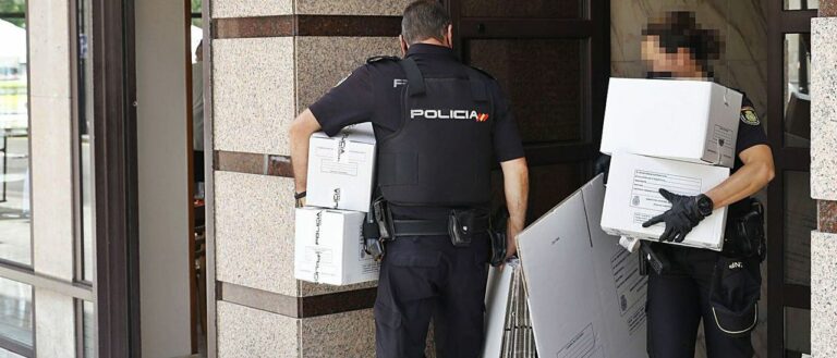 Otra ‘manada’ de hombres jóvenes engaña y abusa sexualmente de dos chicas