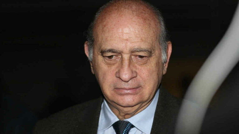 Jorge Fernández Díaz será el chivo expiatorio del PP investigado por el espionaje ilegal de Bárcenas