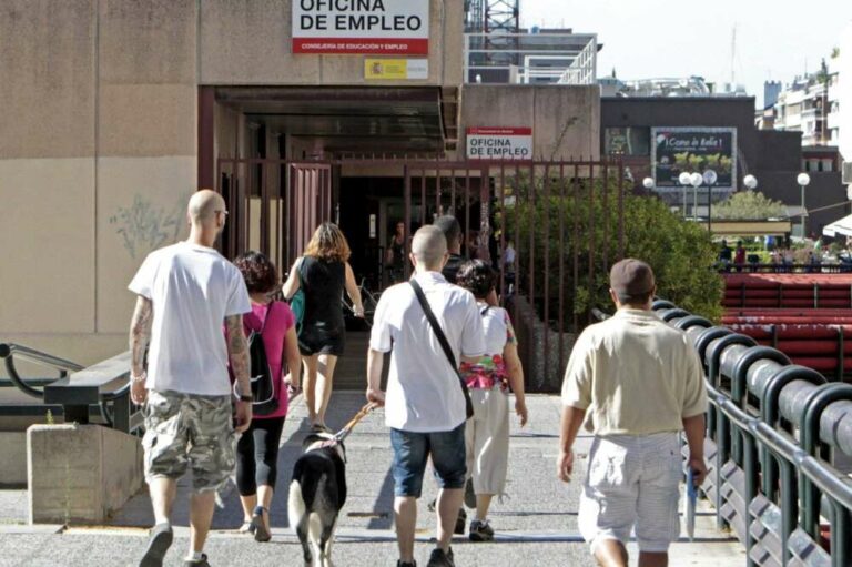 España no asiste a sus jóvenes y ya tiene la tasa de paro más alta de la UE