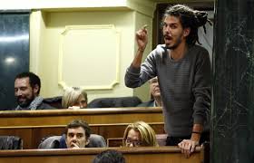 La Fiscalía rebaja la petición tras escuchar la declaración de Alberto Rodríguez, de Podemos