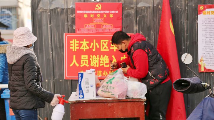 Alarma en China: El gobierno pide a sus ciudadanos que almacenen comida de nuevo