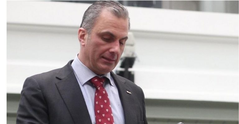 El esperpento de Ortega Smith rogando a la patrona de Madrid que evite el comunismo