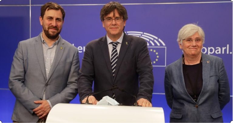 El Tribunal General de la UE ridiculiza a Llarena al considerar suspendida la euroorden a Puigdemont