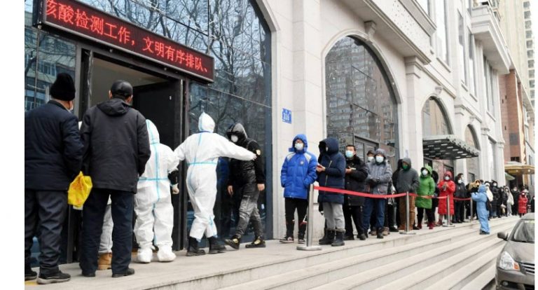 Una ciudad china recompensará con 1.500$ a aquellos que den positivo en un test de Covid