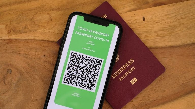 La UE quiere que el ‘Certificado Covid’ esté vigente para viajar hasta junio de 2023