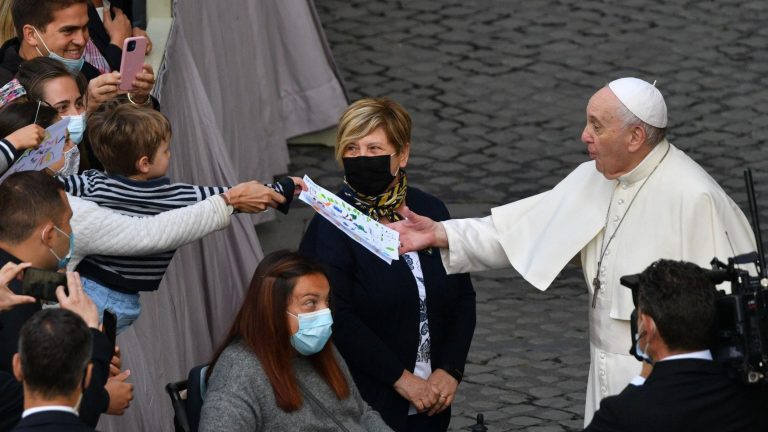 Primer paso en el Congreso para investigar la pederastia en la Iglesia