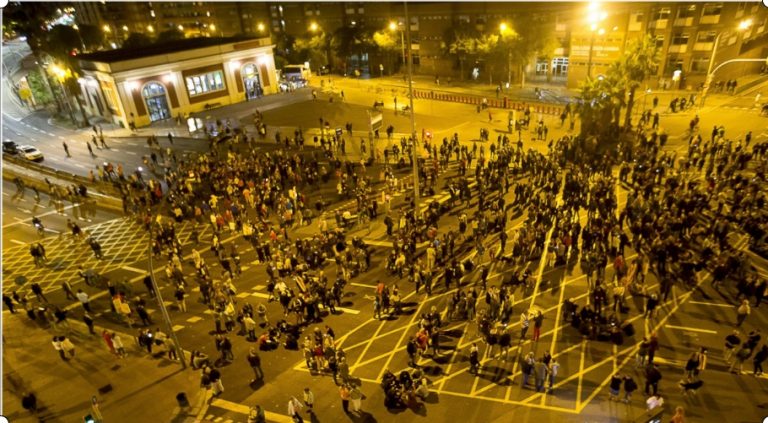 El ‘Consell per la República’ muestra su apoyo a «Meridiana Resisteix»