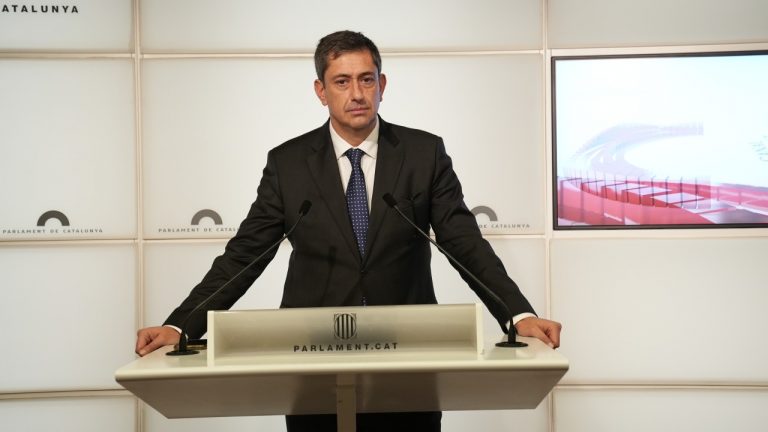 Interrupción de la sesión parlamentaria: Gallego (Vox) llama «hijo de puta» al president Aragonés