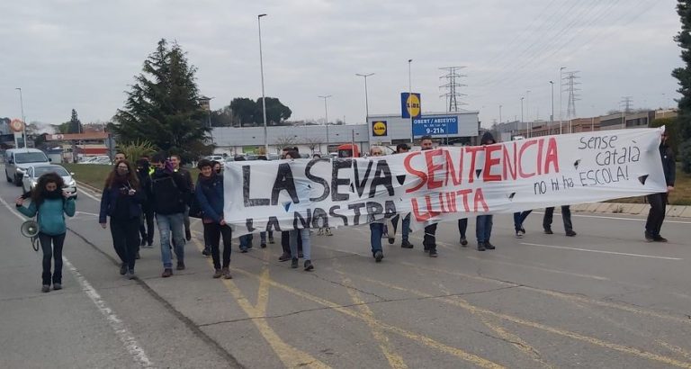 [Vídeo] Catalunya hace huelga en escuelas, institutos y universidades por el 25% en castellano