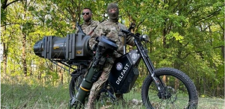 Guerra del ‘futuro’: Las bicicletas eléctricas del ejército ucraniano para derribar tanques rusos