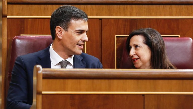 Acorralada la Moncloa anuncia ahora que Sánchez y Robles han sido espiados también con Pegasus