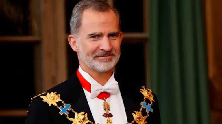 Un titular confuso sobre Felipe VI desata un alud de burlas en la red