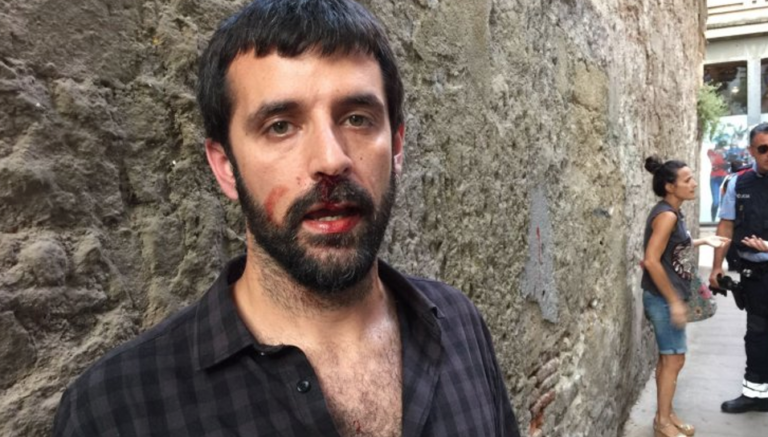 Injusticia: Sanción mínima al policía que agredió al grito de Viva Franco a Jordi Borràs
