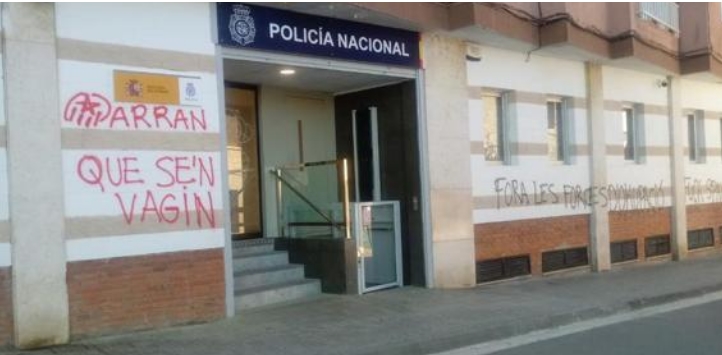 Policía #MarcaEspaña: Un agente de Rubí juzgado por expedir el pasaporte a su primo buscado por la justicia