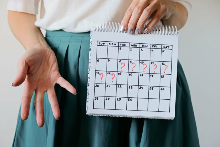 Las receptoras de la vacuna Covid-19 advierten cambios en el sangrado menstrual